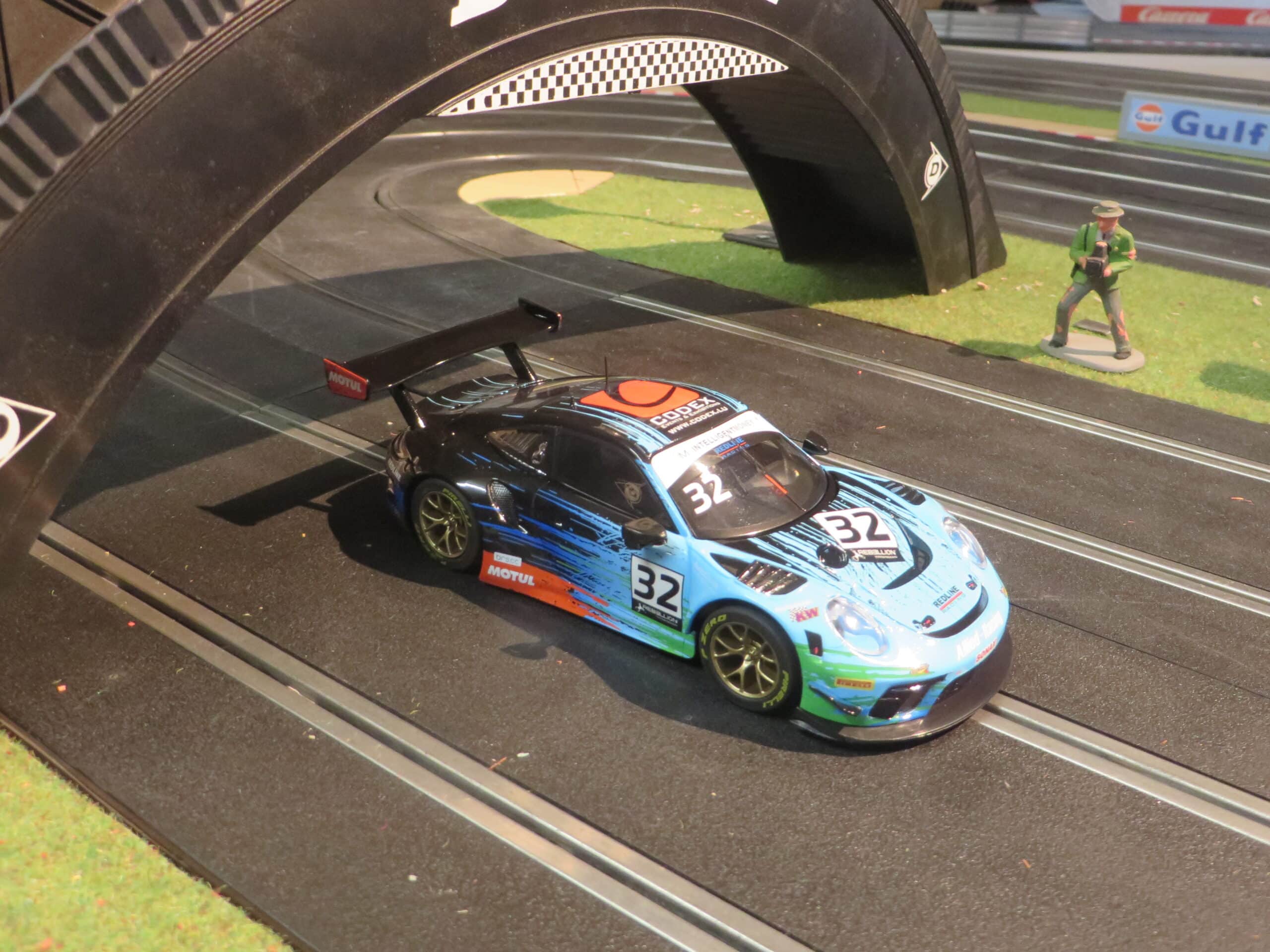 Scalextric Porsche 911 GT3 Rally DUEZ No.22 – Auto Slot Per Circuito, Modello Da Collezione