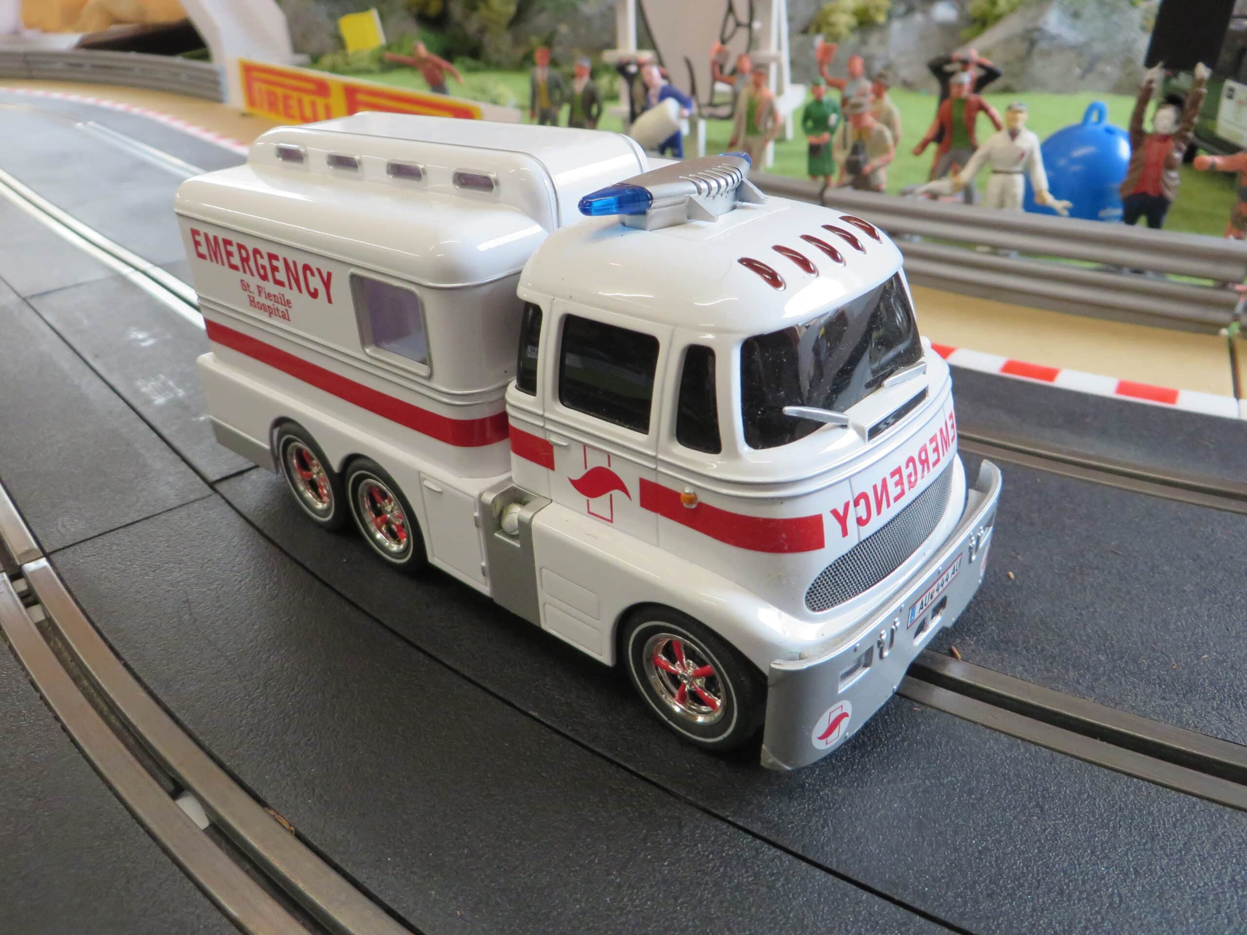 CARRERA DIGITAL 132 AMBULANCE Slotcar Garage Belgium