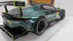 CARRERA DIGITAL 132 ASTON MARTIN VANTAGE (tuned)