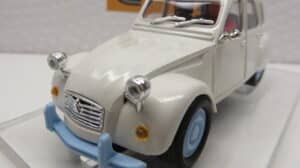 PINK-KAR 2CV