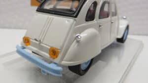 PINK-KAR 2CV