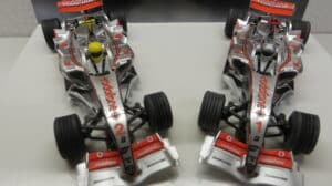 SCALEXTRIC DUOBOX F1 MCLAREN/MERCEDES