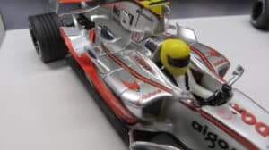 SCALEXTRIC DUOBOX F1 MCLAREN/MERCEDES