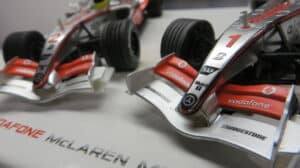 SCALEXTRIC DUOBOX F1 MCLAREN/MERCEDES