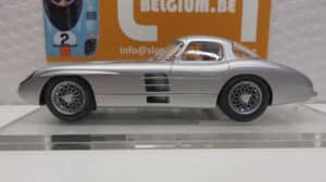 SCALEXTRIC MERCEDES-BENZ 300SLR