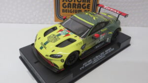 SIDEWAYS ASTON MARTIN GT3