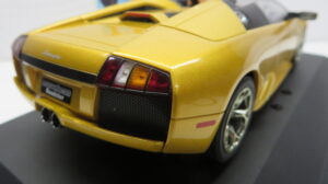 AUTOART SCALE 1/24 LAMBORGHINI MURCIELAGO