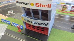 SCALEXTRIC SCENERY PIT BOX / GARAGE
