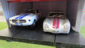 SCALEXTRIC SCENERY PIT BOX / GARAGE