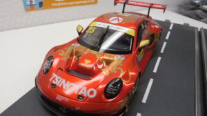 CARRERA DIGITAL 124 PORSCHE 911 GT3 R