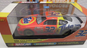 SCALEXTRIC NASCAR FORD TAURUS