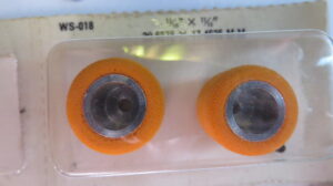SPONGE 1/32 TIRES ON TELESCOPIC WHEELS FOR 1/8 AXLE