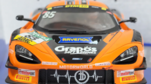 CARRERA DIGITAL 132 MCLAREN 720S GT3