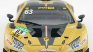 CARRERA DIGITAL 132 LAMBORGHINI HURACAN GT3