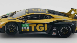 CARRERA DIGITAL 132 LAMBORGHINI HURACAN GT3